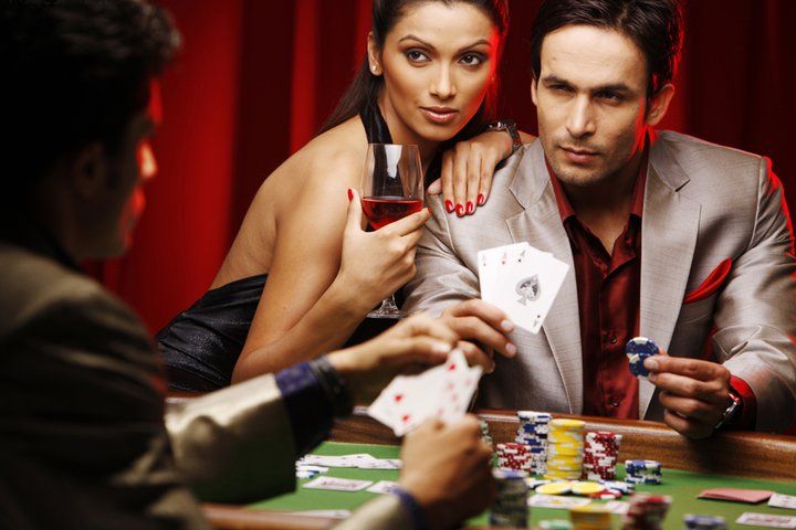 Card dealing – clear visibility Dealer dealing cards at minehut Caribbean Stud table
