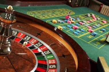 Decision interface – fold or raise Player hand evaluation on minehut interface